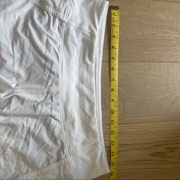 Lululemon shorts - Picture 4 of 6